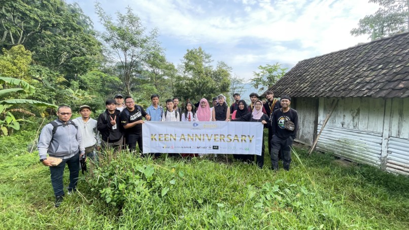 Keen Photo Studio Rayakan Anniversary Pertama dengan Workshop Fotografi dan Kolaborasi UMKM di Pasuruan