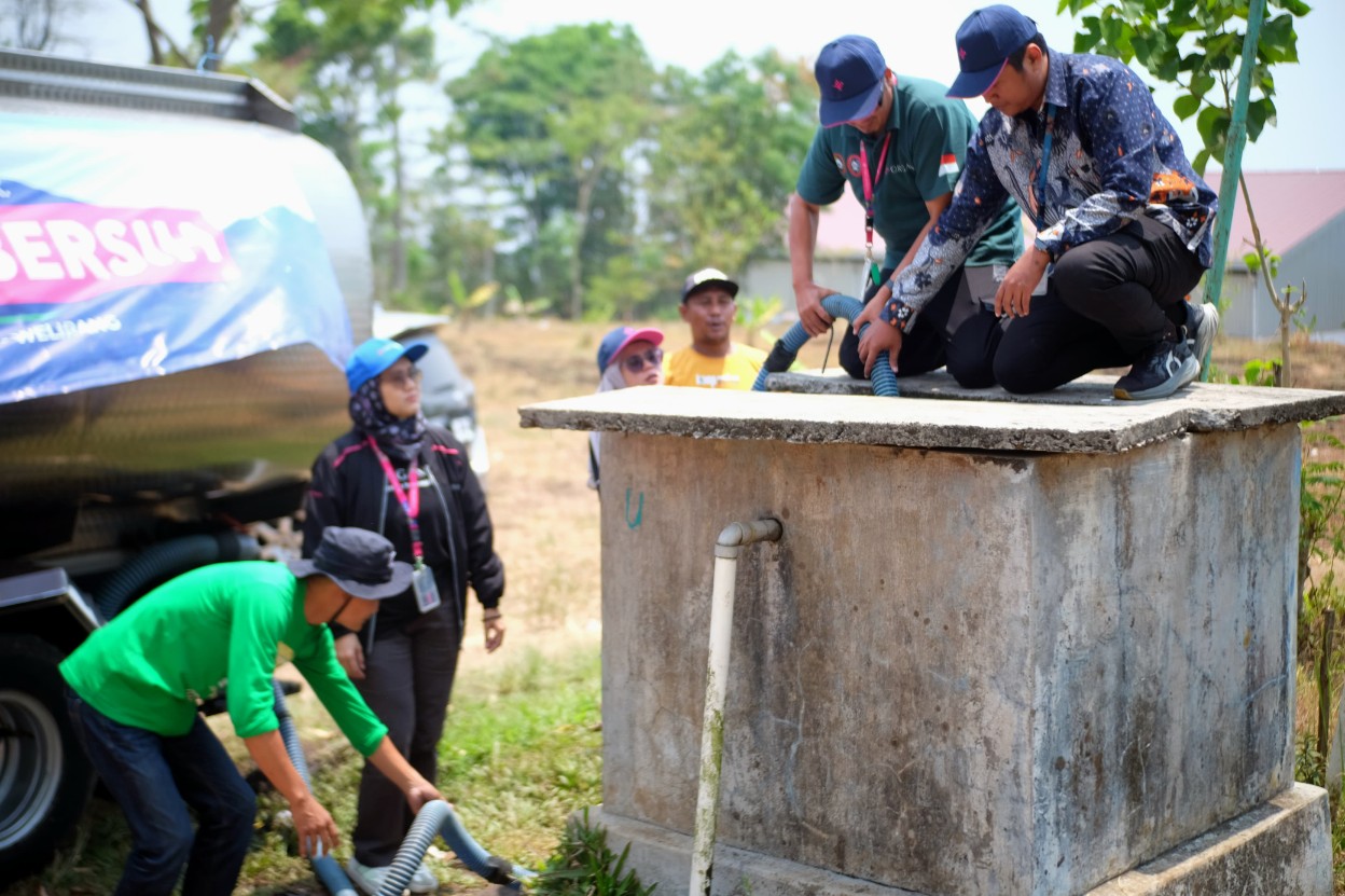 Organon Salurkan 12.000 Liter Air Bersih untuk Warga Jatiarjo Terdampak Kekeringan